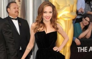 Анджелина Джоли испортила «Оскар» в пастельных тонах