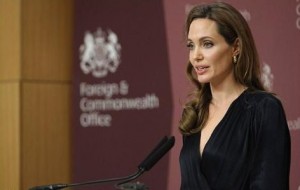 Анджелина Джоли выступила в министерстве иностранных дел Великобритании