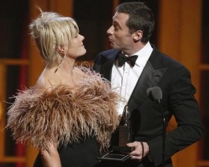 Хью Джекман получил награду «Tony Awards» из рук своей жены