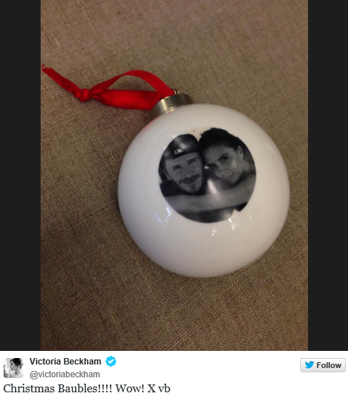 Виктория Бекхэм показала елочный шар с семейной фотографией