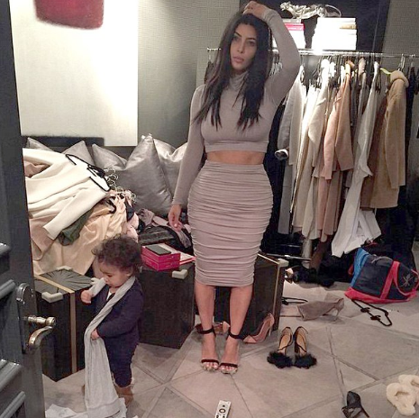 Ким Кардашян снова применила фотошоп для своего селфи