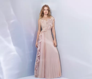 <span class="title">Наталья Водянова появилась в рекламе H&M в платье из переработанных материалов</span>