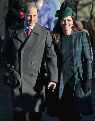 Королевское Рождество: бородатый Гарри и Кейт Миддлтон в зеленой шляпке