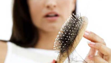 Причины выпадения волос у женщин разного возраста